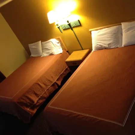 Caravan Motel-2